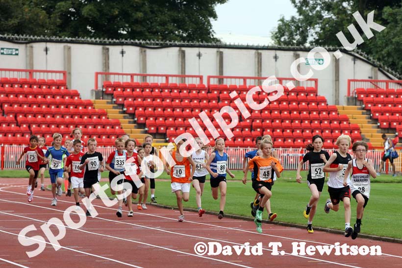 Boys and girls under-11s 600 metres at the Gateshead Tartan Games Open.